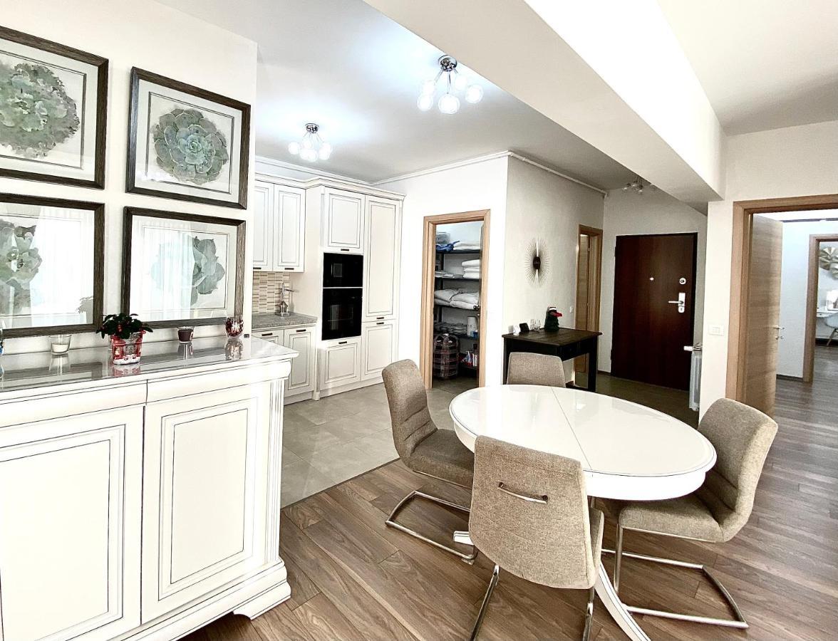 White Dream Penthouse With Jacuzzi Apartment Brasov Ngoại thất bức ảnh